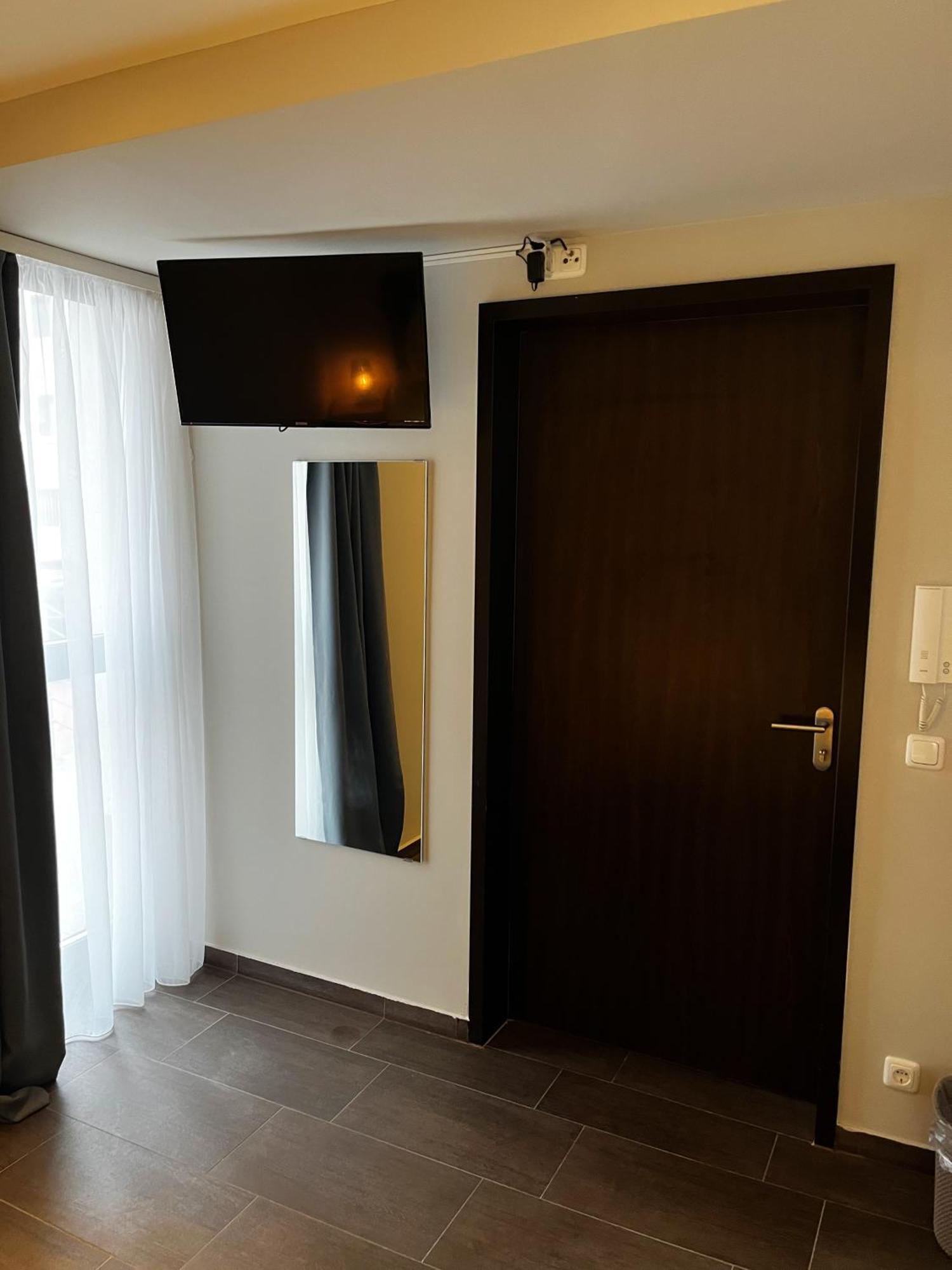 Mala Me Hotel ハノーファー エクステリア 写真