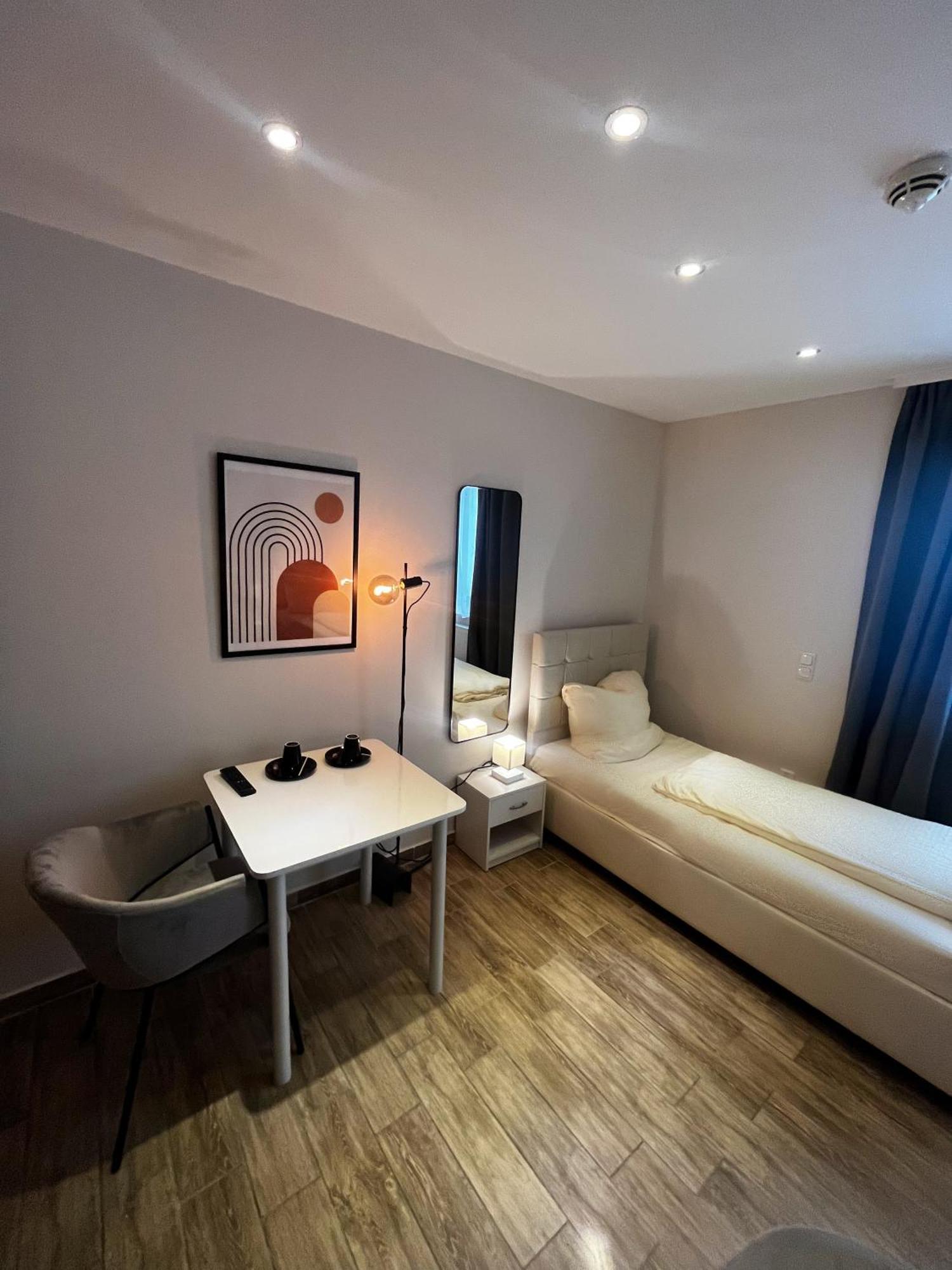 Mala Me Hotel ハノーファー エクステリア 写真